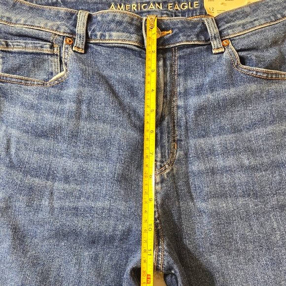 ✨SOLD✨Size 12 American Eagle Classic Blue Mom Jeans - Picture 10 of 16